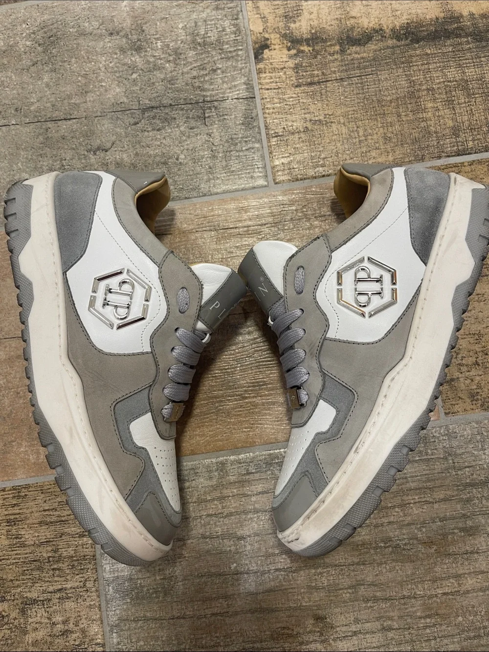 Philipp Plein Mens Gray White Hexagon Panelled Low Top Sneakers Mens 40 US 7.5